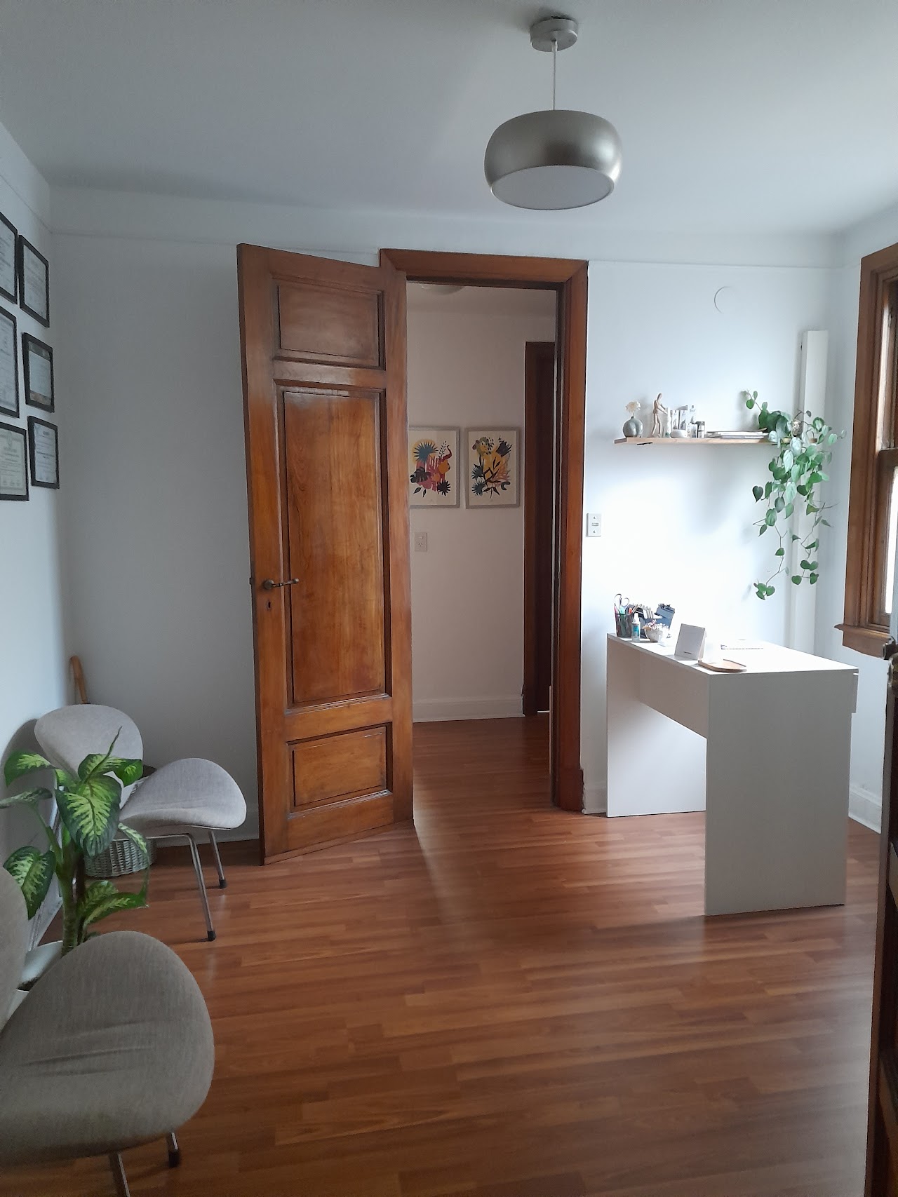 Recepción y sala de consulta climatizada en Av. Corrientes